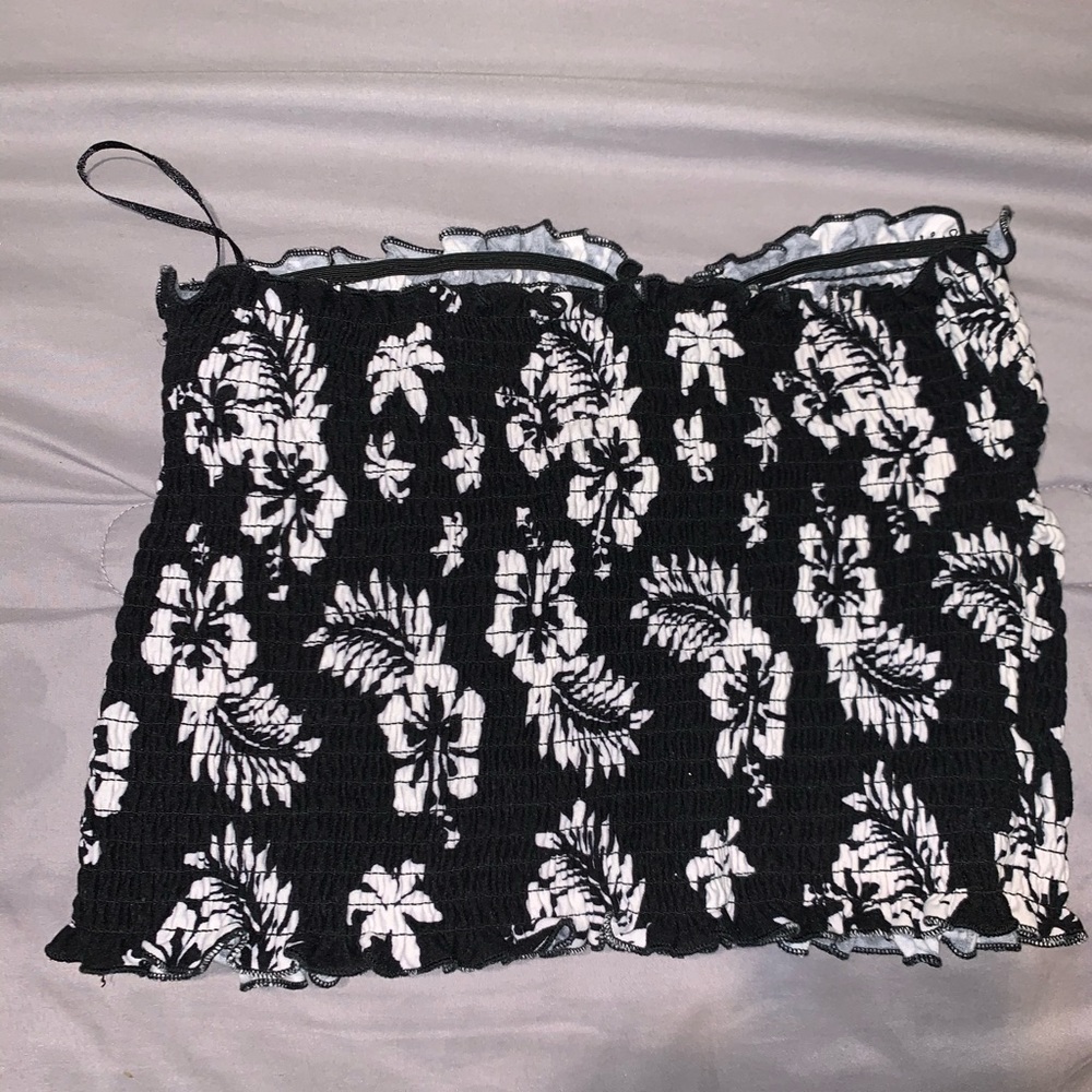 crop top - Picture 2 of 2